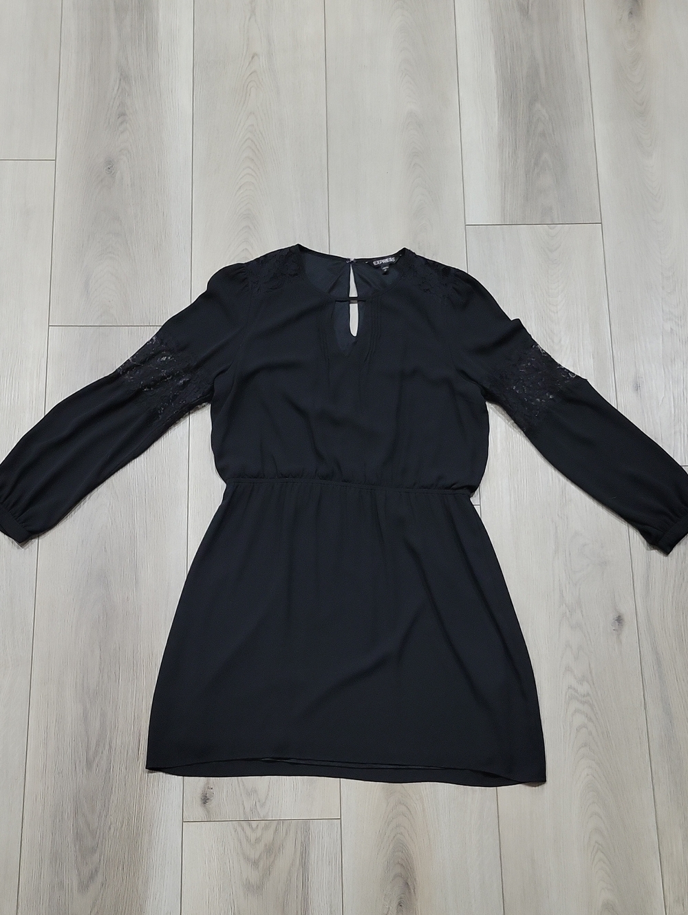 Express Black Long-Sleeve Keyhole Dress